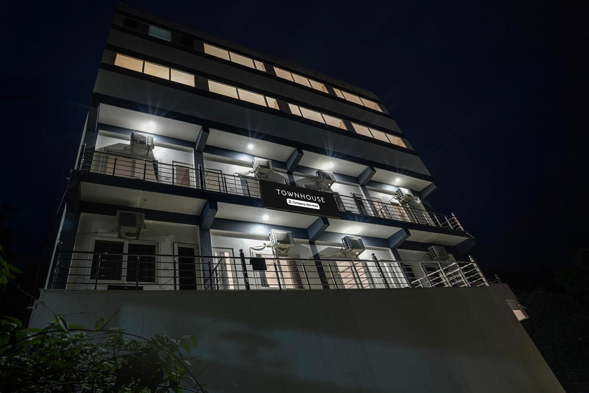 Super Townhouse Tapovan Экстерьер фото